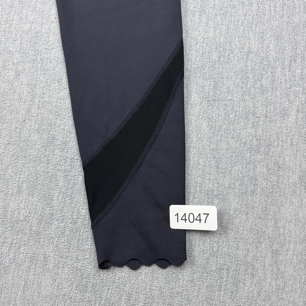 Peloton Leggings Medium Black Move Mission Scalloped Hem High Rise Yoga 25" - Picture 13 of 13